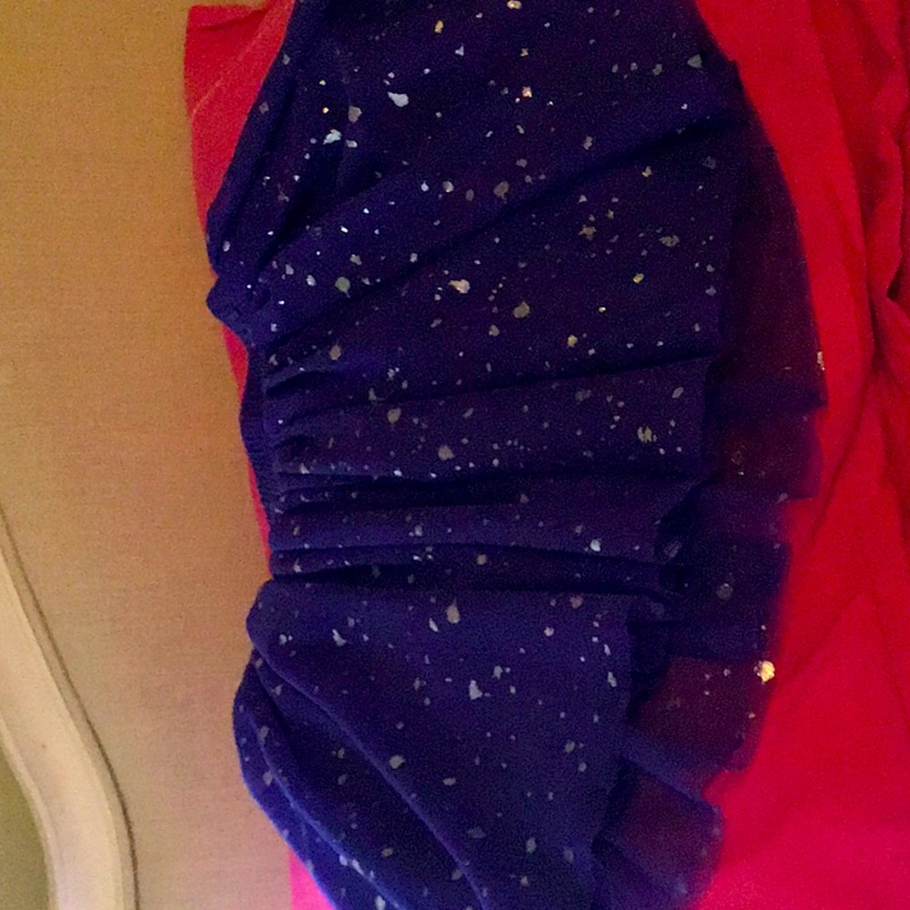 Youth 10-12 loose blue speckled skirt.